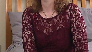 Mature Redhead Ffion Masturbates in Bed with Her Favorite Toy!