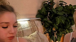 Close up MILF masturbation