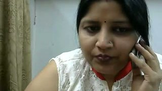 Fat bottomed Indian whore with saggy breasts puts on a good show