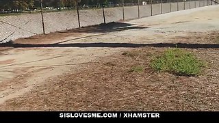 Sislovesme - hot young blows stepbrother with no hands
