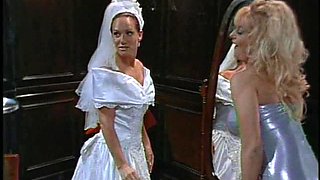 Making a lustful bride cum hard dicking her ruthlessly