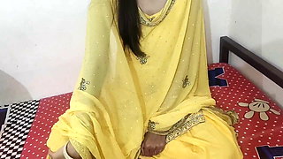 Cheating Indian Bhabhi Gets her Big Ass Fucked By Devar Indian Village Desi Bhabhi Ki Devar ke Sath Mast Desi Chudai xxx