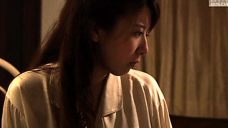 Sultry Japanese housewife braces herself for a deep pounding