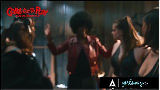 Jane Wilde, Lulu Chu And Bella Bends - 10 Girl Lesbian Gangbang! Rough Fisting, Strap-on Sex, And Squirting! - Warriors Parody