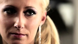 Glamour femdom spanks eurobabe
