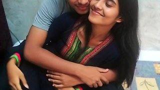 Desi Mms Hot Kiss up girlfriend hot lips kissing sex part1