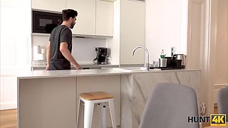 HUNT4K. Rich stud gets access to twat of friends new GF using cash