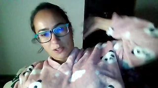 Horny Latina Nataliaprez4 Humps Pillow Until She Cums Twice