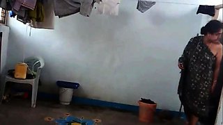 Aunty change saree