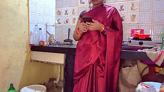 Indian Hot Mom Gives Blowjob and Enjoy Fucking in the Kitchen xlx