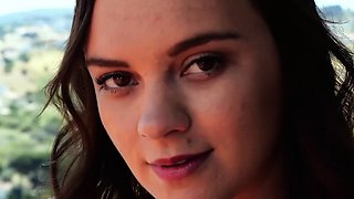 Babe showing her perfect shapes outdoor