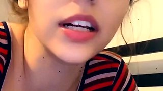 Hot amateur webcam teen masturbates for their fans