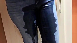 Jeans Wetting