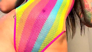 Big boob brunette masturbates on webcam