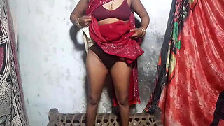 Red Sari Wali Bhabhi Ko Bur Me Ungli Kar Diya
