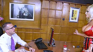Red Hot Pornstar Gets Hardcore Fucked by Her Licking Poon