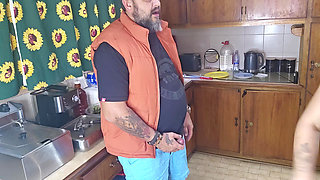 Quickie Kitchen Fuck