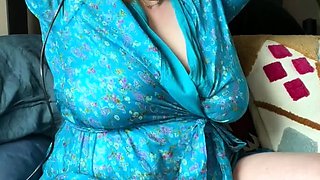 Big boobs milf masturbates with her dildo
