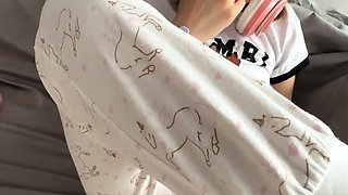 Amateur Foot Fetish Girlfriend Sucks and gives a Footjob