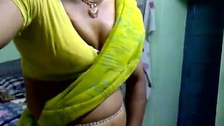 Indian shemale dancing