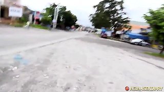 Hairy-pussy Filipina amateur poses naked before getting