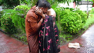 Garden mehi Padosh Ki Dost ki Bhabhiji ko Khule pe pel dala ( Hindi Audio )