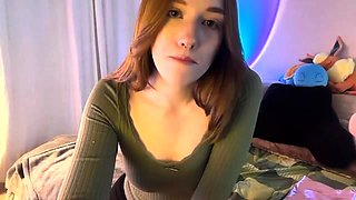 Cute amateur brunette naughty in solo jerking show on camera