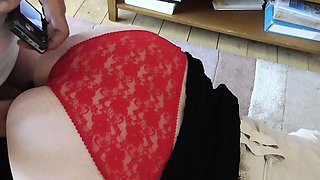 Mature amateur takes her first panty cumshot