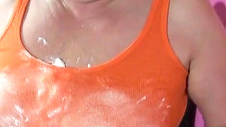 Stepauntie Trisha sploshing on the bed