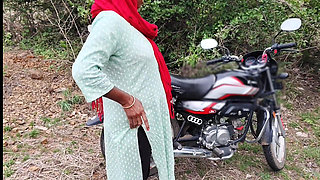 After College Holidays, Young Indian Desi Girl Goes to the Jungle with Her Boyfriends - Desi Village Young College Girl Jungle.