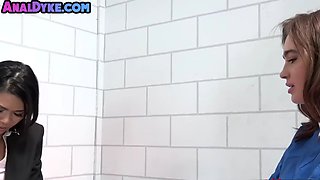 Hairy pussy babe licked by asian lesbian sex in prison