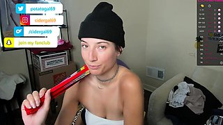 Amateur Webcam Cute Teen Plays Solo with Big