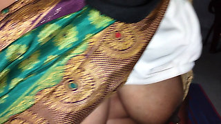 Aunty XXX's Sister Was Thrown on the Ground and Left Loudly and Put Sperm in Her Big Pussy