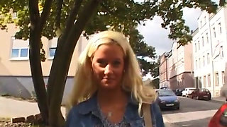 Blonde fingering her love hole
