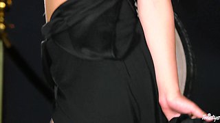 Erotic show of spic babe Gina Valentina