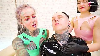 Anuskatzz & Miss Flora Brutal Latex Fisting - Deep Anal Threesome Domination
