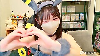 Erotic live chat with cute beautiful girl