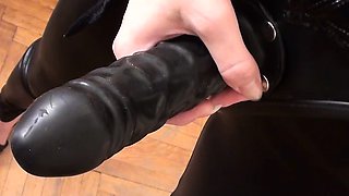Sarah masturbates with her vibrator