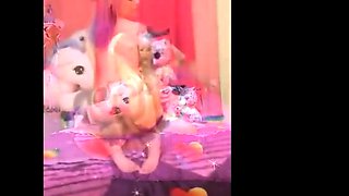 Tattooed Amateur Plays with Dildo on Webcam