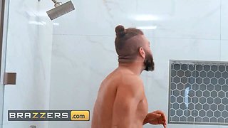 Brazzers - sultry ivy ireland turns a houseguest visit into a highly inviting game