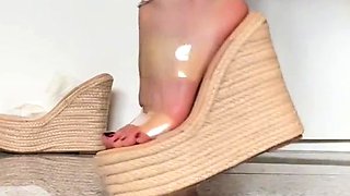 Linsey Dawn solo foot fetish
