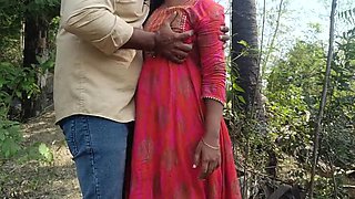 Hot Indian Housewife Laxi Ammu Gets Naughty Outdoor Public Sex With Apple Baby