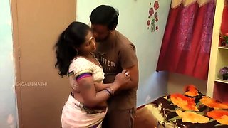Telugu Aunty Boobs Pressing Romance With Mechanic
