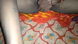 Indian hot Desi Bhabhi Fucking in Hindi