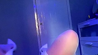 Close up amateur beauty uses her toy to masturbates