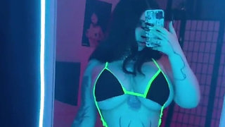 Lemme Shine in Neon Light
