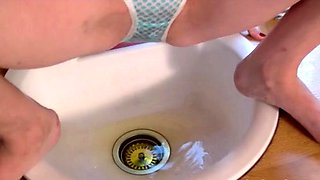 Amateur super hot brunette masturbating 3 mp4