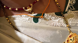 Hot desi bhabhi romanced in hotel on the pretext of missing sister-in-law in the market