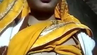 Desi bhabhi ke dudh