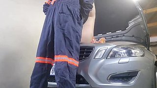 Couldn't Pay the Mechanic, So I Gave Him Pussy